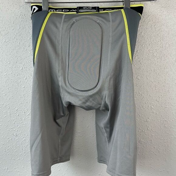 NWT McDavid Padded Football Shorts Size Youth L - Picture 1 of 9